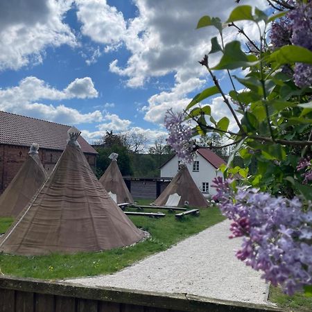 Kuckunniwi Tipidorf Hotell Tauche Eksteriør bilde