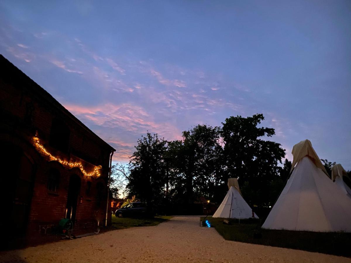 Kuckunniwi Tipidorf Hotell Tauche Eksteriør bilde