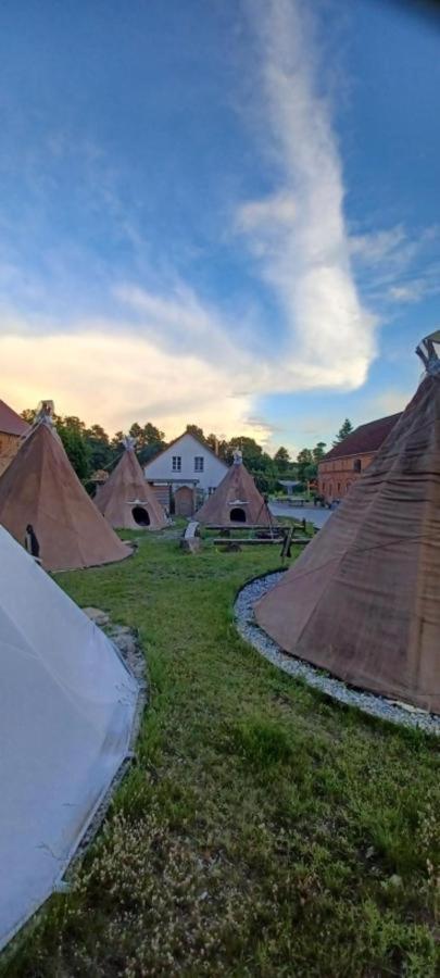 Kuckunniwi Tipidorf Hotell Tauche Eksteriør bilde