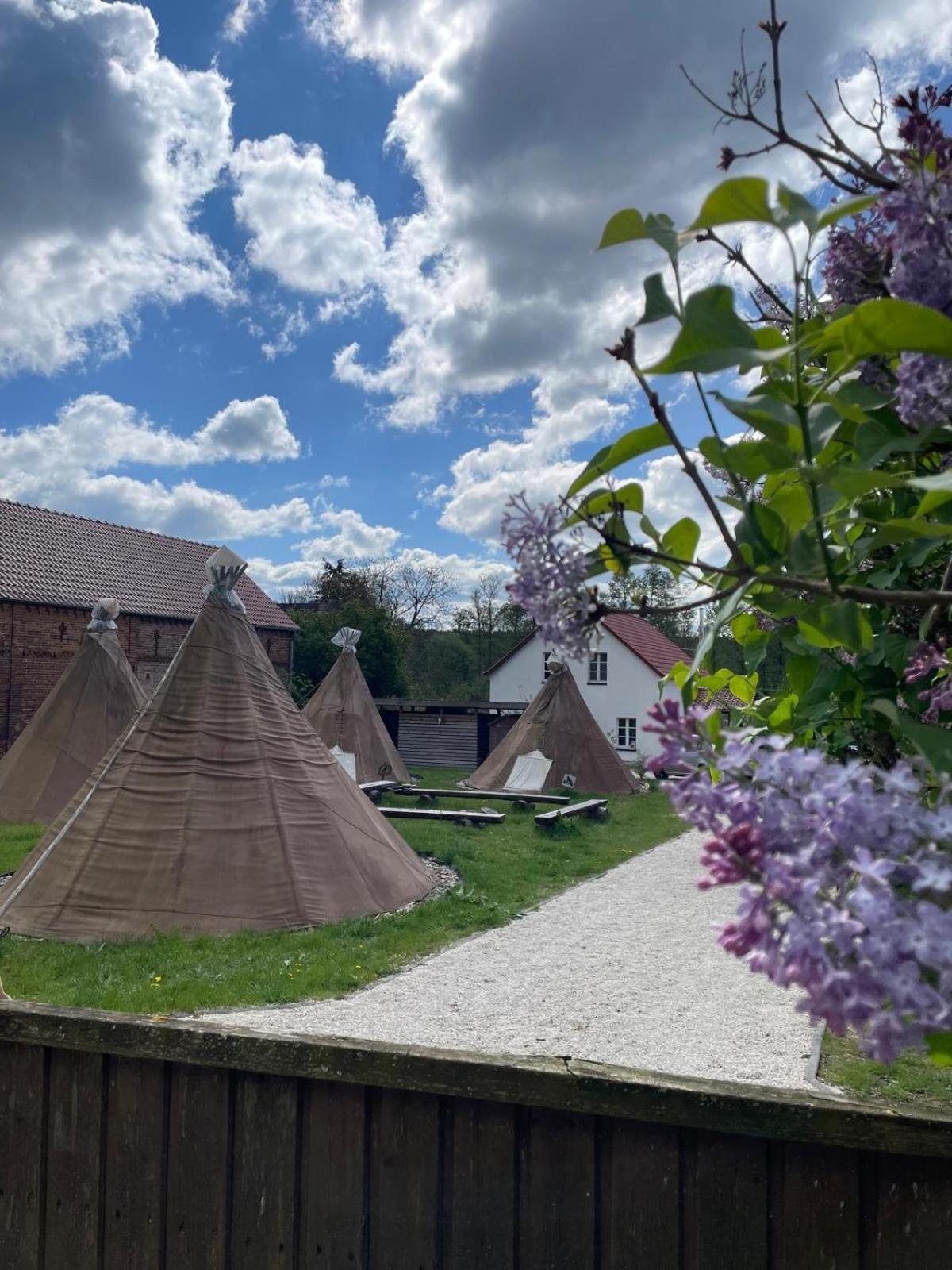 Kuckunniwi Tipidorf Hotell Tauche Eksteriør bilde